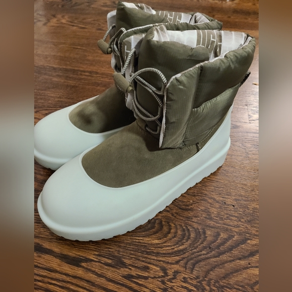 UGG Shoes Ugg Maxi Toggle Boot W Removable Silicone Uggguard Covers Poshmark